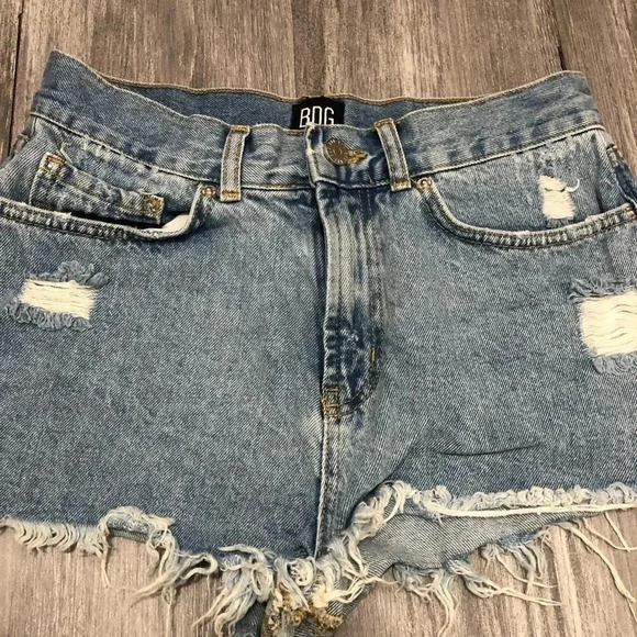 Urban Outfitters BDG Essential Mid-Rise Denim Shorts Women's‎ Size 28 - Picture 4 of 7